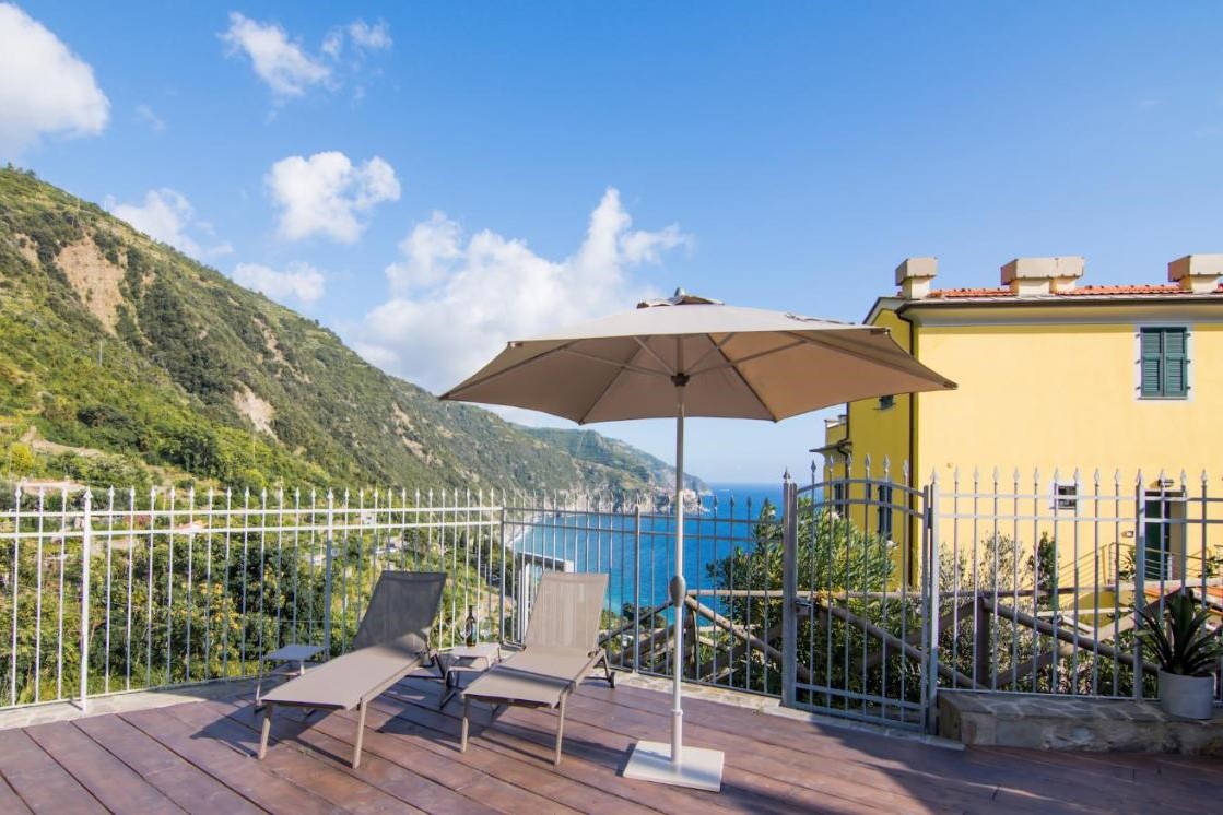 View of the sea from the terrace of a hotel in Corniglia